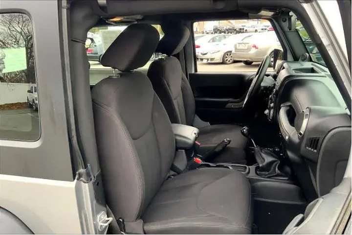 $12888 : Jeep Wrangler 2014 4x4 Sport image 7