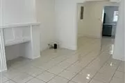 $2100 : Beautiful 2bed house in Miami thumbnail