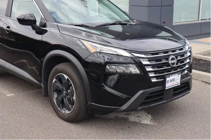 $23055 : Nissan Rogue 2025 AWD SV 4dr image 4