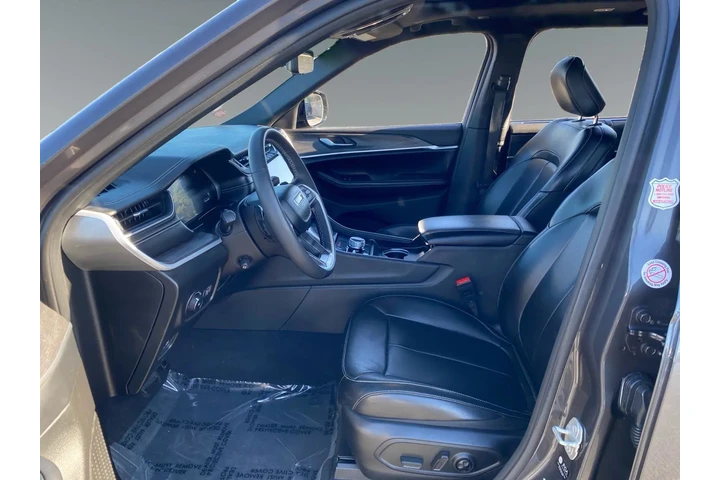 $38274 : Jeep Grand Cherokee L 2024 4 image 9