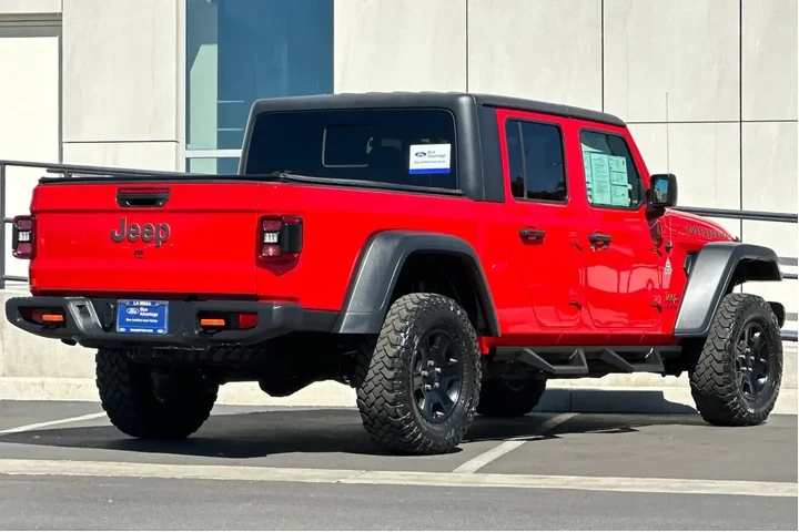 $37900 : Jeep Gladiator 2020 4x4 Moja image 3