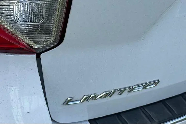 $22995 : Ford Explorer 2021 AWD Limit image 5