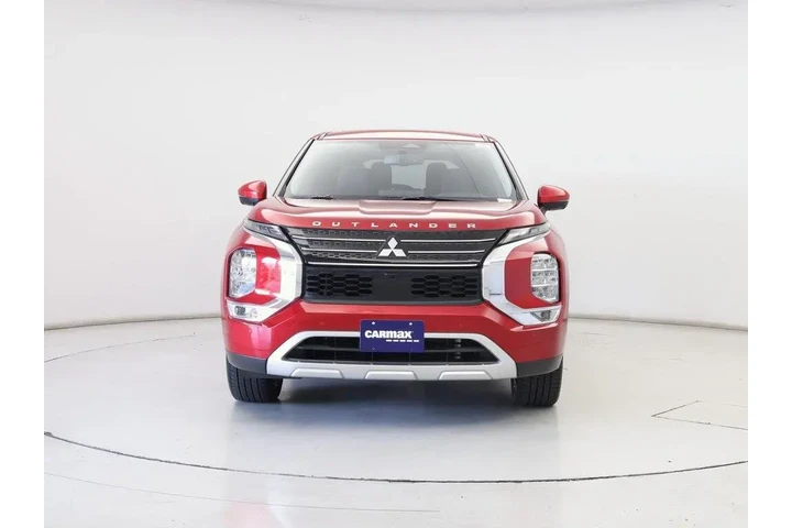 $27998 : Mitsubishi Outlander 2024 SE image 5