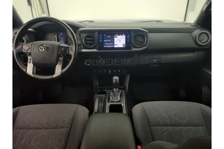 $31998 : Toyota Tacoma 2018 4x4 TRD O image 9