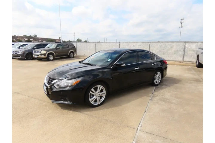 Nissan Altima 2016 3.5 SR 4d image 2