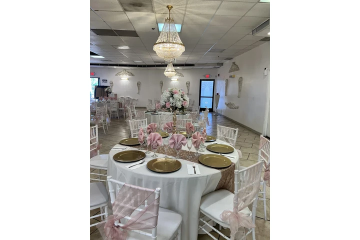 Thee Chateau Banquet Hall image 5
