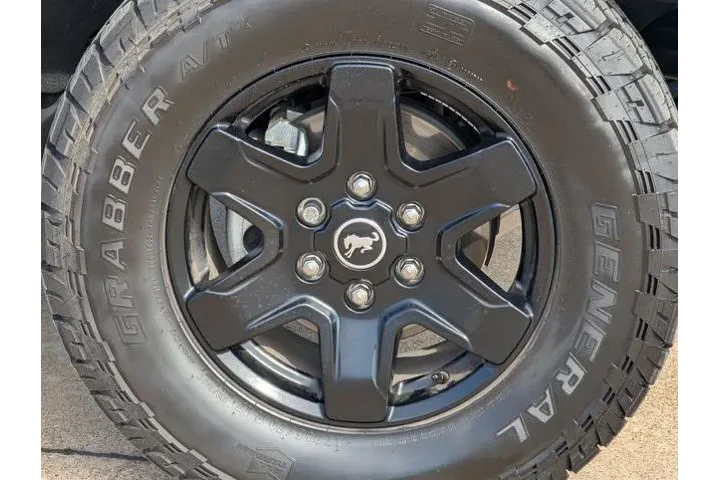 $39955 : Ford Bronco 2024 4x4 Black D image 9