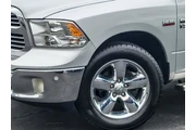 $23931 : Ram 1500 2017 4x4 SLT 4dr Cr thumbnail