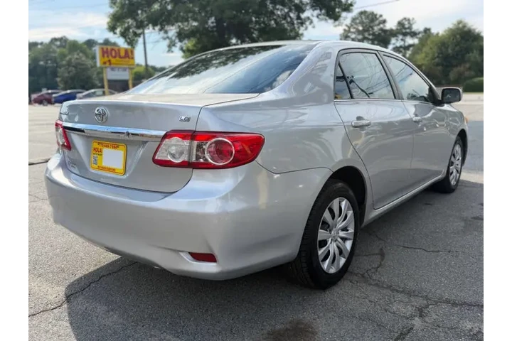 2013 Corolla LE image 7