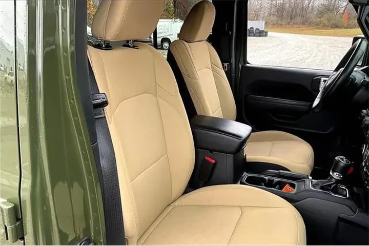 $28989 : Jeep Wrangler Unlimited 2022 image 7