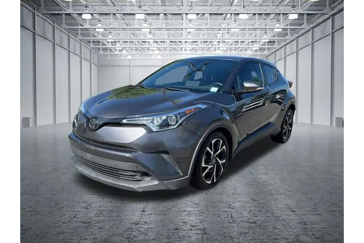 $17489 : Toyota C-HR 2019 XLE 4dr Cro image 3