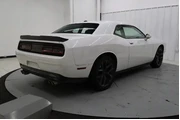 $23795 : Dodge Challenger 2023 SXT 2d thumbnail