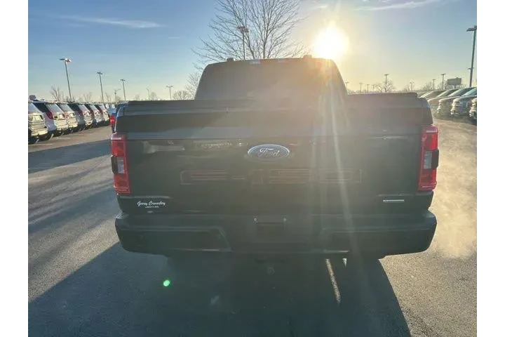 $33000 : Ford F-150 2022 4x4 XLT 4dr image 5