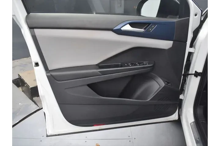 $20420 : Volkswagen Taos 2023 SE 4dr image 9