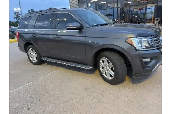 $23001 : Ford Expedition 2018 4x2 XLT image 2