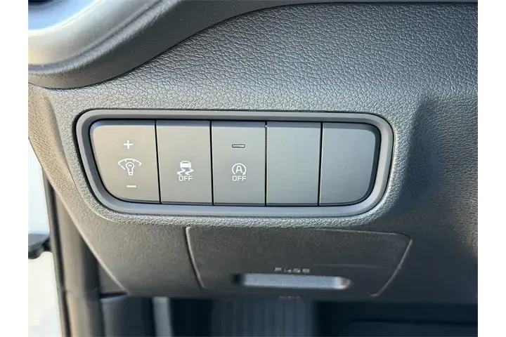 $17500 : Kia Soul 2024 LX 4dr Crossov image 10