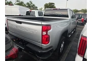 Chevrolet Silverado 2500HD 2 thumbnail