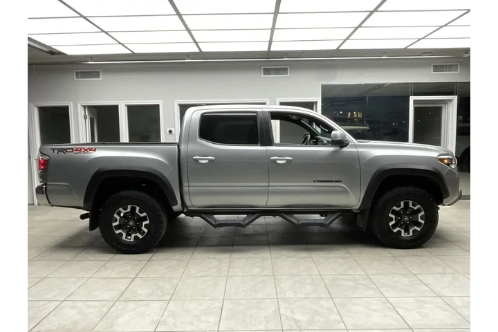 $37995 : Toyota Tacoma 2023 4x4 SR5 V image 4