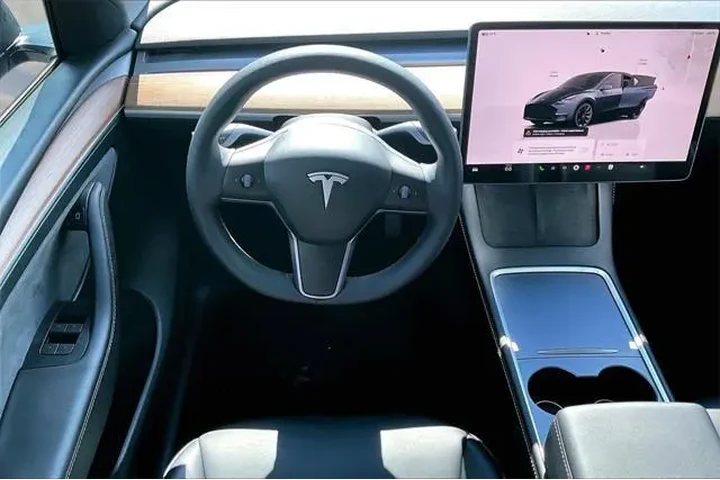 $34991 : Tesla Model Y 2024 AWD Long image 8