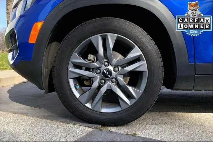 $19985 : Kia Seltos 2023 S 4dr SUV image 9