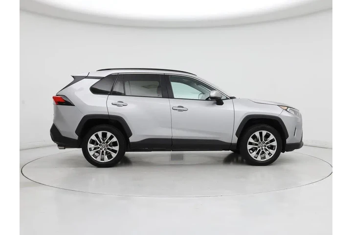 $21998 : Toyota RAV4 2021 XLE Premium image 7