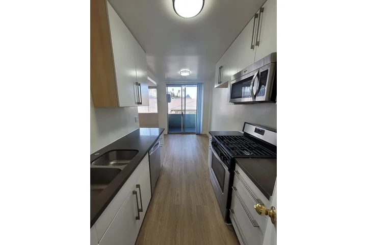 $1100 : Hermoso apt. En Koreatown🏡 image 4