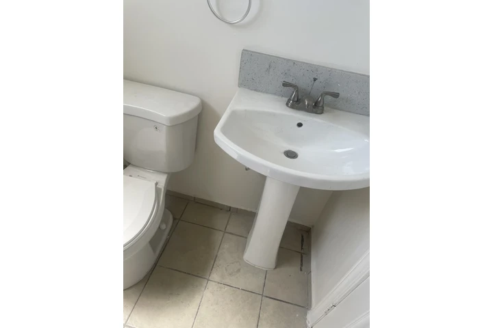 $1695 : Boyle Heights 1 recamara image 8