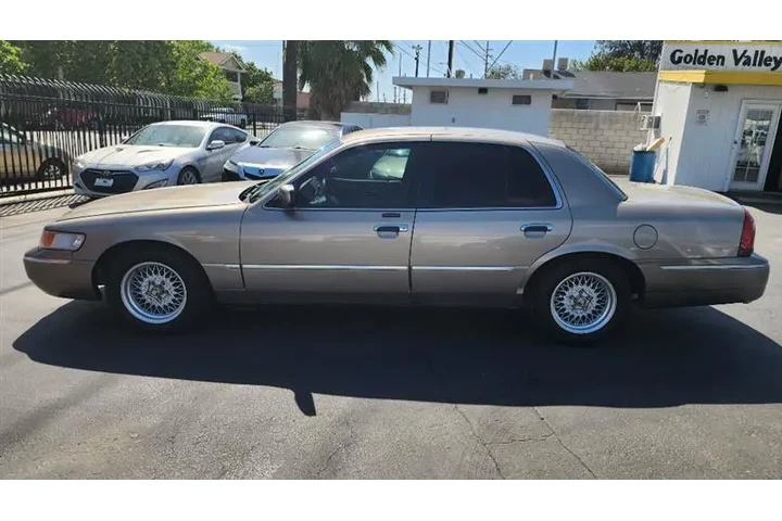$6999 : 2001 Grand Marquis image 3