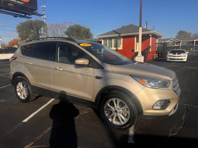 $10882 : 2018 Escape SE image 3