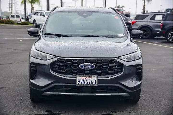 $33690 : Ford Escape 2025 ST-Line 4dr image 2
