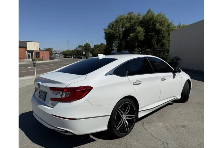 2021 Accord Hybrid Touring image 6
