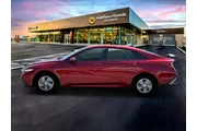 $17102 : Hyundai ELANTRA 2024 SE 4dr thumbnail