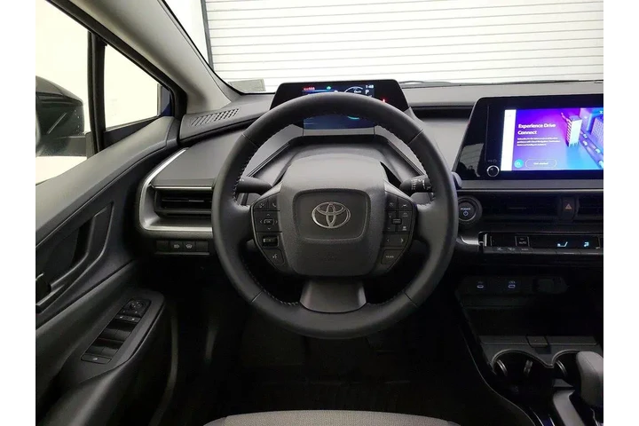 $29998 : Toyota Prius 2025 LE 4dr Hat image 10