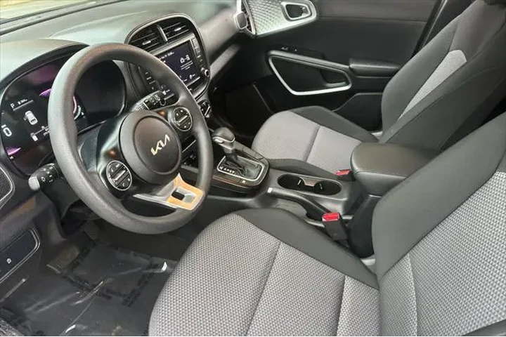 $16990 : Kia Soul 2024 LX 4dr Crossov image 10