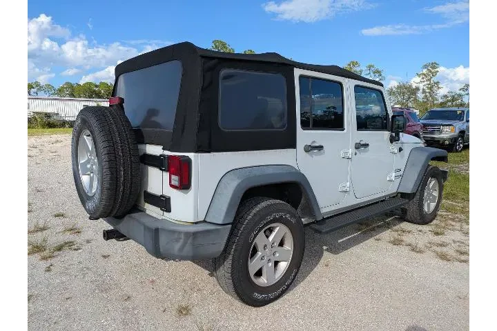 $21884 : Jeep Wrangler JK Unlimited 2 image 4