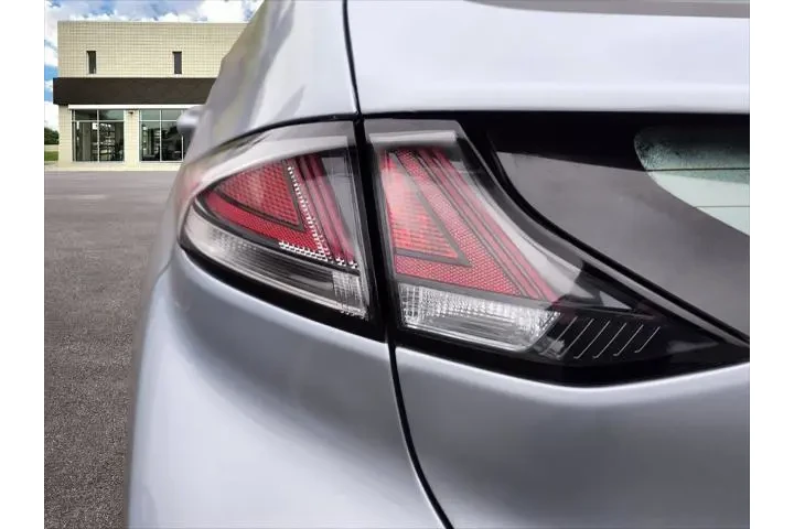 $16577 : Hyundai IONIQ Plug-in Hybrid image 9