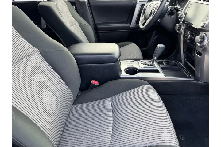 $39549 : Toyota 4Runner 2024 4x2 SR5 image 7