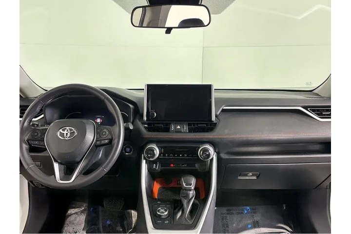 $31002 : Gold Certified2024 RAV4 Adven image 4