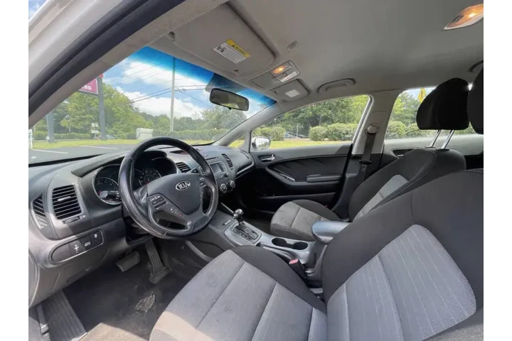 $13500 : 2016 Forte5 LX image 10