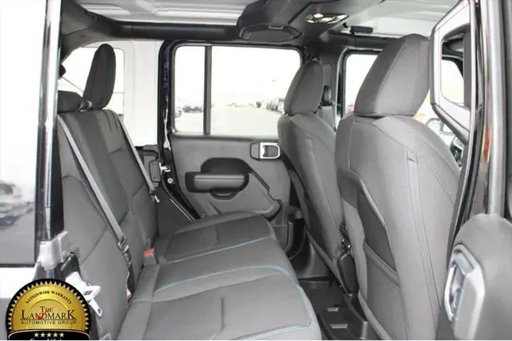 $37995 : Jeep Wrangler 2023 4x4 Rubic image 9