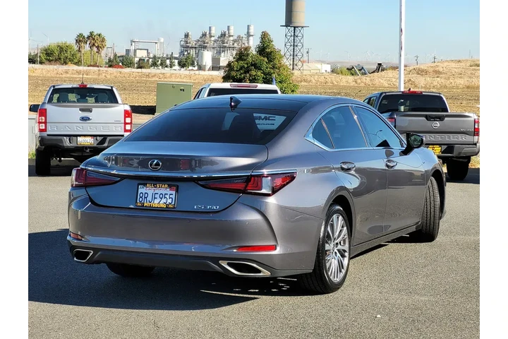 $31750 : Lexus ES 350 2020 4dr Sedan image 4