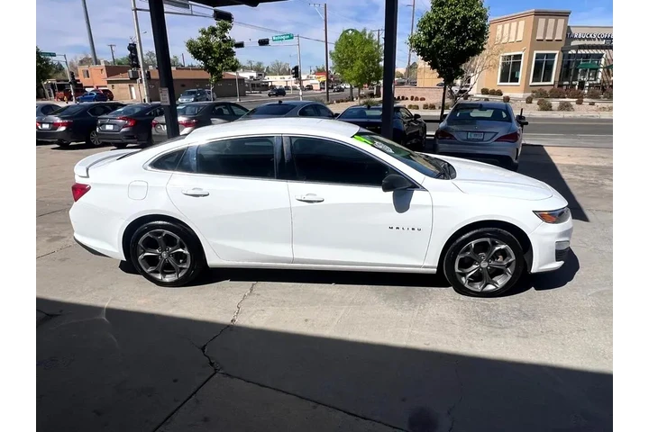2019 Malibu RS image 4