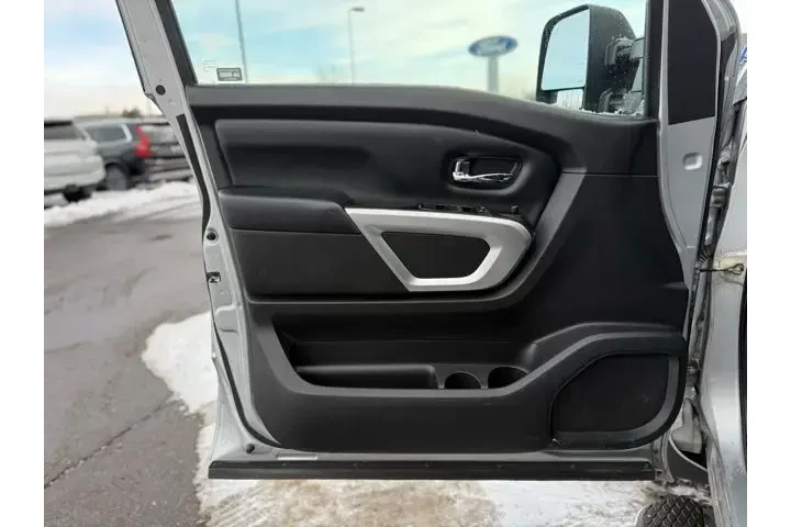 $25000 : Nissan Titan XD 2016 4x4 S 4 image 6