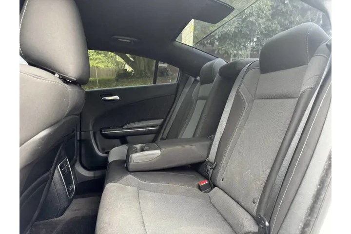 $8999 : 2017 Charger SXT image 7