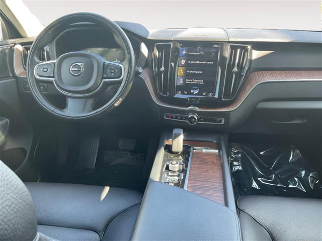 $43000 : PRE-OWNED  VOLVO XC60 RECHARGE image 10