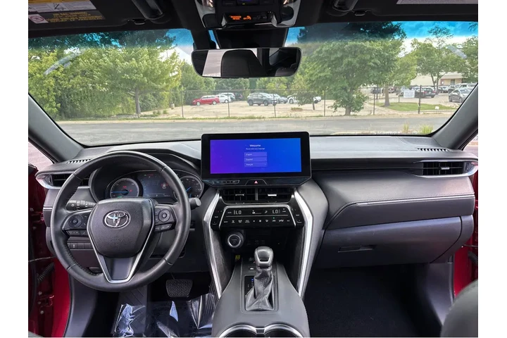 $42589 : Gold Certified2024 Venza XLE image 4
