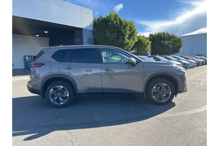 $23991 : Nissan Rogue 2024 SV 4dr Cro image 5