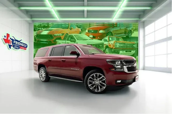 $15981 : Chevrolet Suburban 2017 4x2 image 1