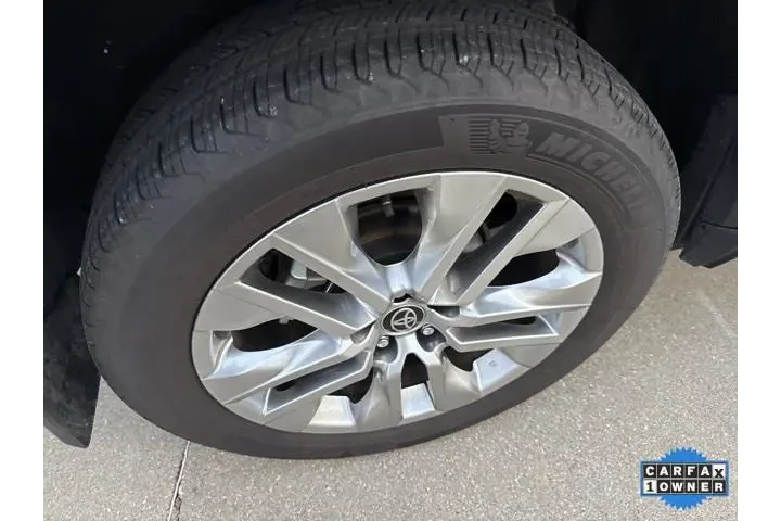 $36935 : Toyota RAV4 2025 AWD XLE Pre image 9