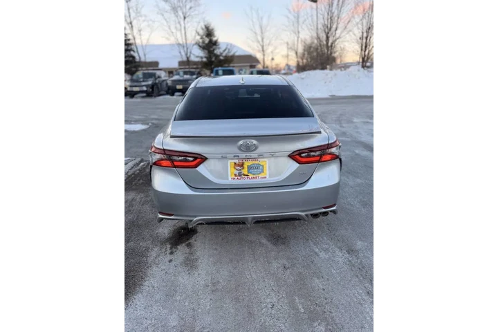 $19995 : 2021 Camry SE image 9